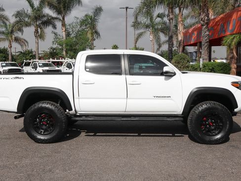 Used 2016 Toyota Tacoma TRD Off-Road w/ Towing Package image 10