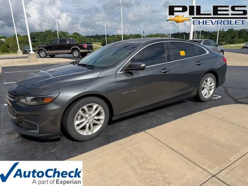 Used 2018 Chevrolet Malibu LT FWD image 1