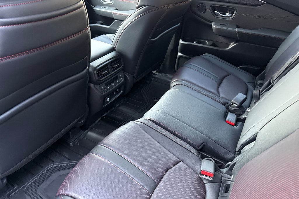 Used 2026 Honda Pilot Black Edition image 17