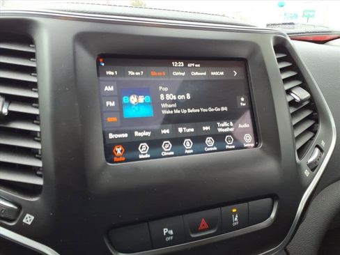 Used 2021 Jeep Cherokee Latitude Plus w/ Sun & Sound Group image 22