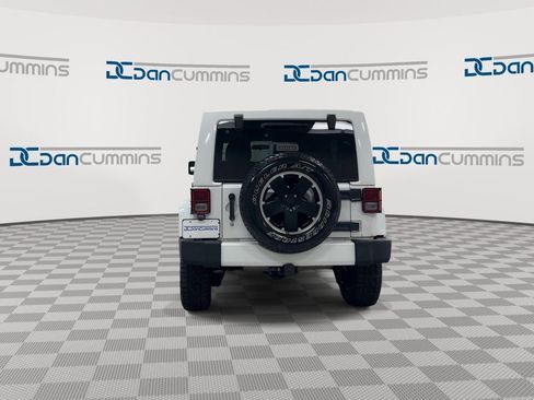 Used 2012 Jeep Wrangler Unlimited Sahara AWD/4WD image 7