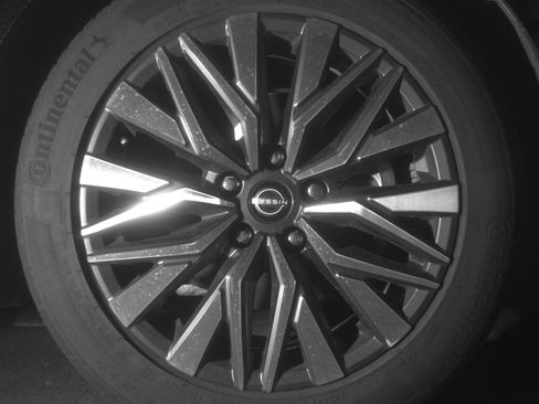 Used 2025 Nissan Altima 2.5 SV image 13