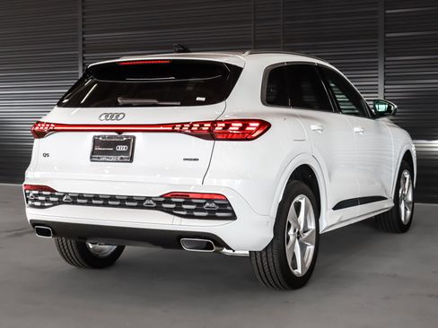 Certified 2025 Audi Q5 Premium Plus w/ Premium Plus image 16