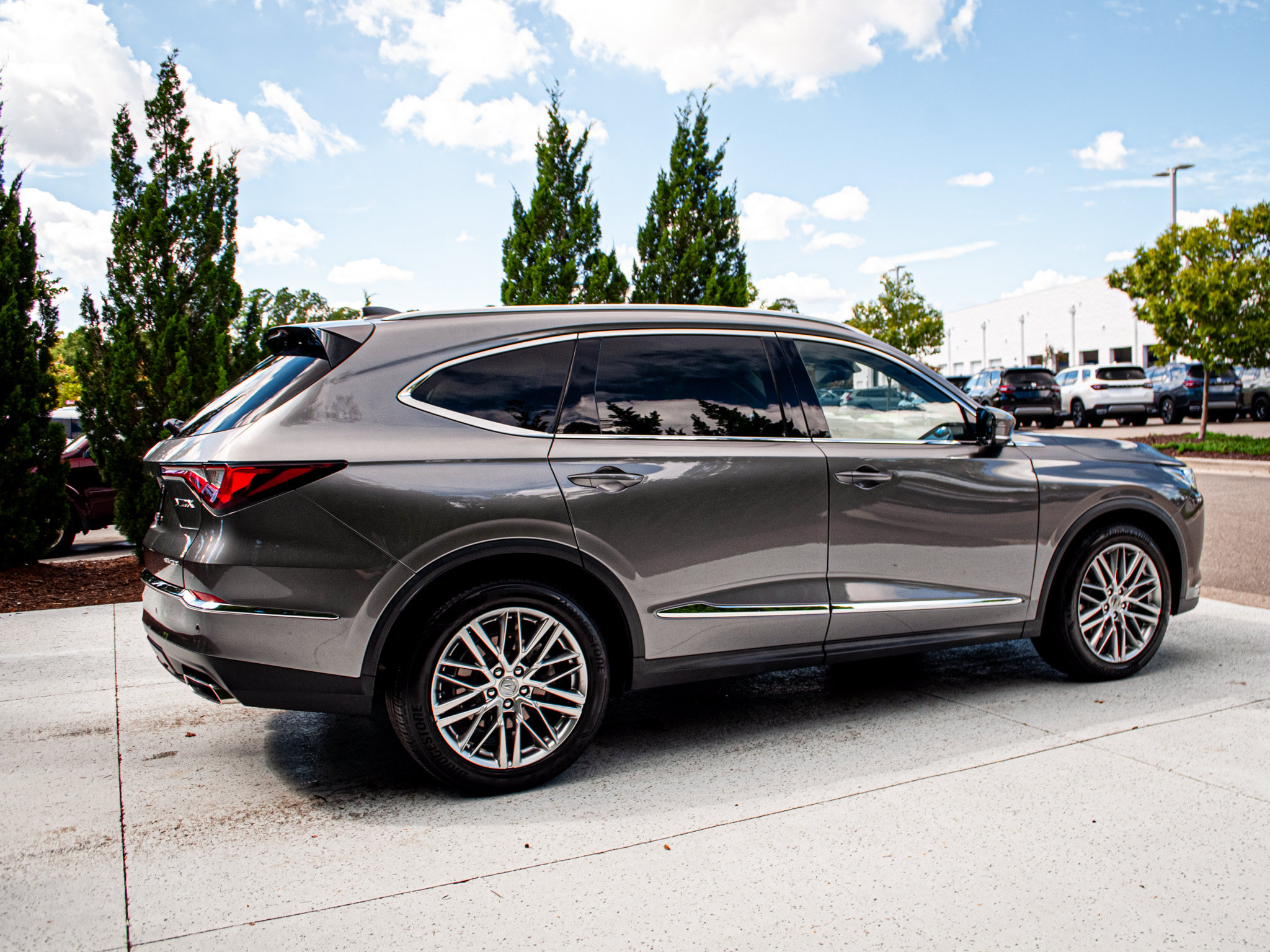 Used 2022 Acura MDX w/ Advance Package AWD/4WD image 11