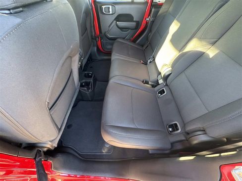 Used 2022 Jeep Gladiator Sport image 19