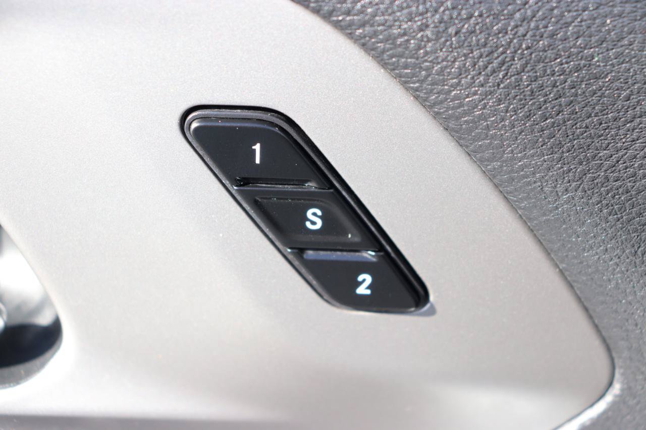 Used 2027 Chrysler Pacifica Select FWD image 53