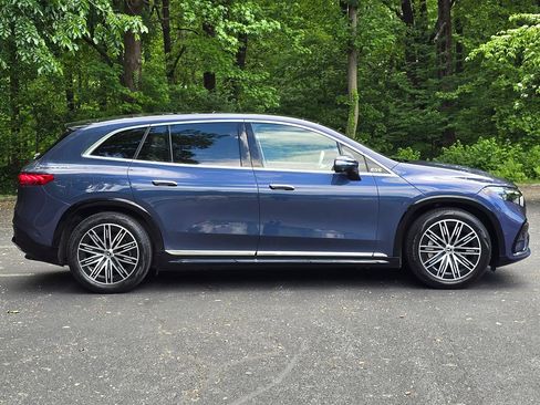 Used 2023 Mercedes-Benz EQS 450+ 4MATIC SUV w/ AMG Line Exterior Package image 7