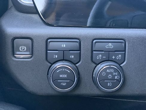 Certified 2025 Chevrolet Silverado 2500 LT w/ Convenience Package AWD/4WD image 16