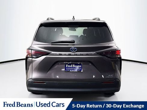 Used 2024 Toyota Sienna XLE image 6