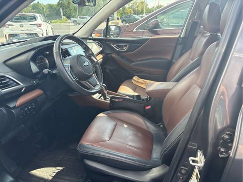 Used 2022 Subaru Forester Touring AWD/4WD image 5