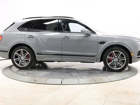 Used 2019 Bentley Bentayga image 69