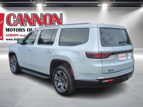Used 2024 Jeep Wagoneer Series II w/ Flexible Seating Group RWD image 7