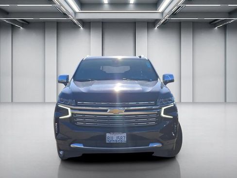 Used 2021 Chevrolet Suburban Premier w/ Premium Package AWD/4WD image 2
