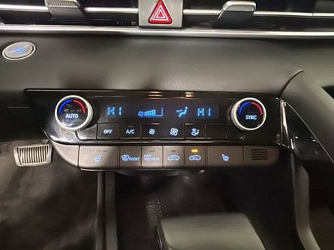 Certified 2022 Hyundai Elantra SEL w/ Convenience Package FWD image 23