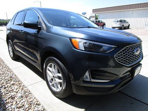 Used 2023 Ford Edge SEL w/ Convenience Package AWD/4WD image 3