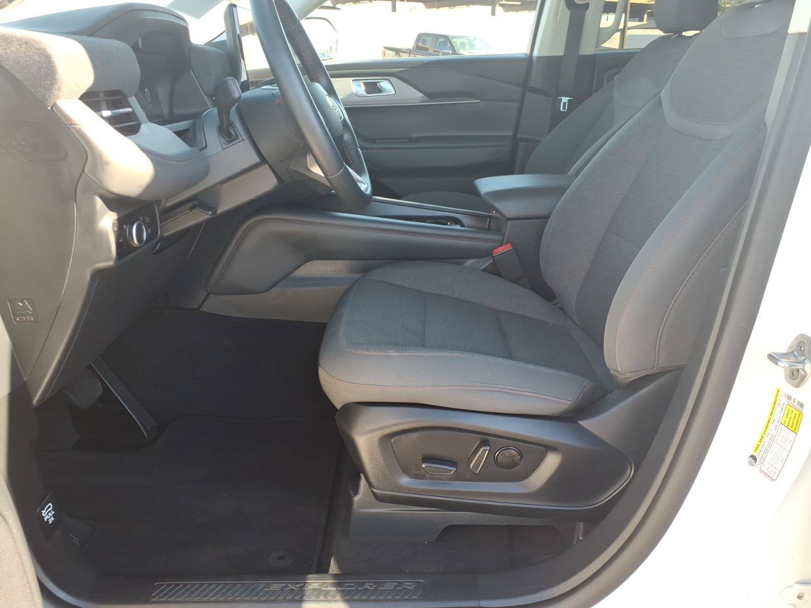 Certified 2025 Ford Explorer Active RWD image 22