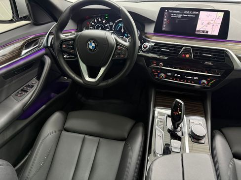Used 2019 BMW 530e w/ Convenience Package image 34