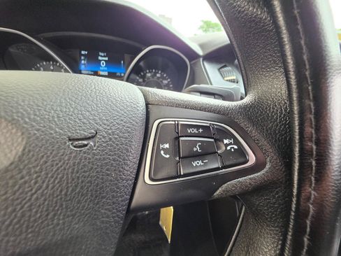 Used 2017 Ford Focus SE FWD image 18