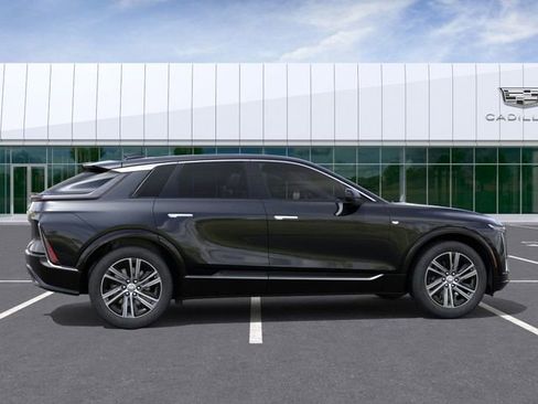 New 2026 Cadillac Lyriq Luxury image 5