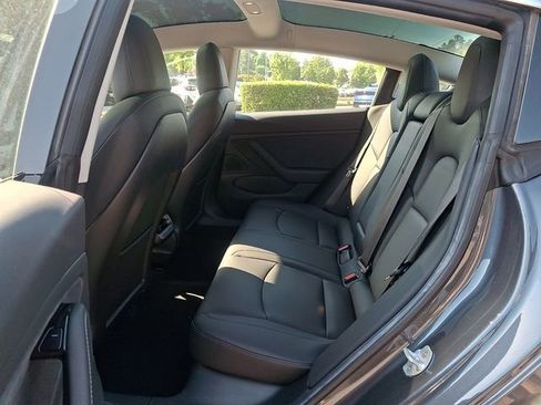 Used 2018 Tesla Model 3 Long Range RWD image 12