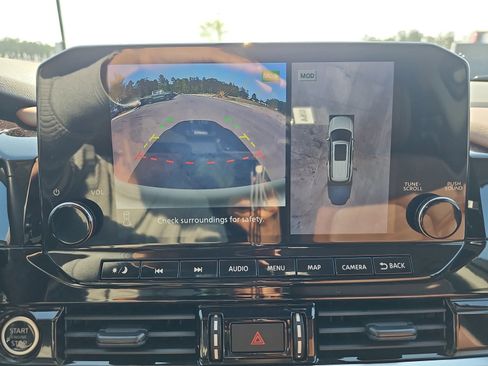 Used 2023 Nissan Pathfinder Platinum AWD/4WD image 48