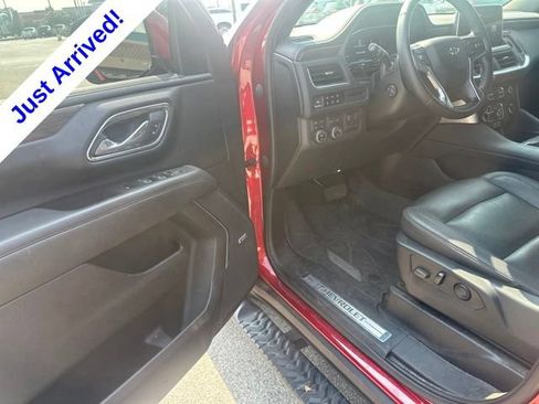 Used 2023 Chevrolet Suburban Z71 w/ Off-Road Capability Package AWD/4WD image 9