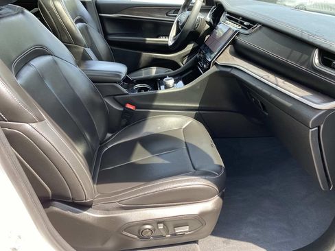 Used 2023 Jeep Grand Cherokee L Limited AWD/4WD image 29