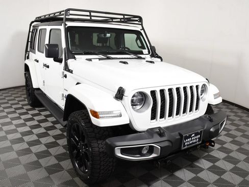 Used 2021 Jeep Wrangler Unlimited Sahara w/ Cold Weather Group AWD/4WD image 9