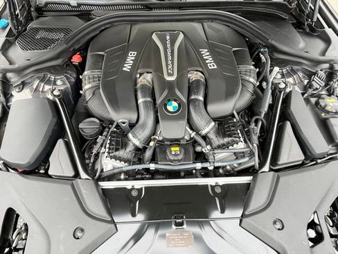 Used 2018 BMW M550i xDrive w/ Dynamic Handling Package AWD/4WD image 36