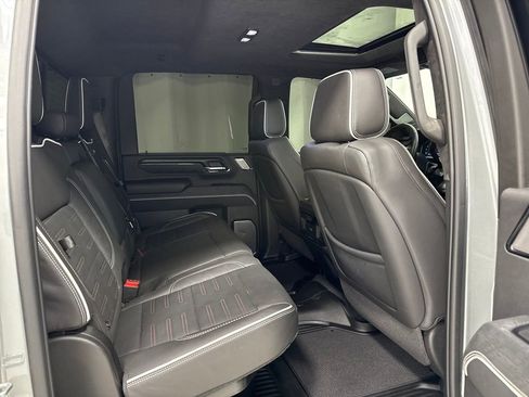 Used 2025 GMC Sierra 2500 AT4X image 13