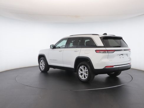 Used 2023 Jeep Grand Cherokee Limited image 20