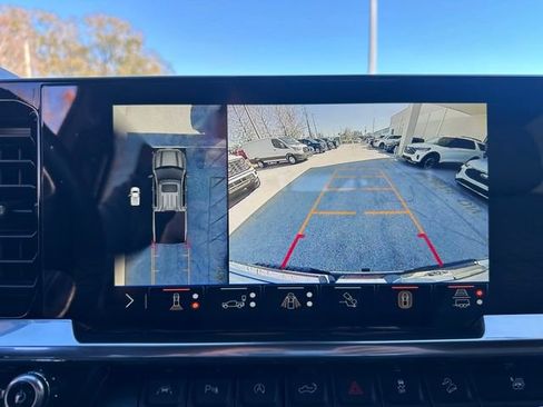 Used 2024 GMC Sierra 1500 SLT w/ SLT Premium Plus Package image 17