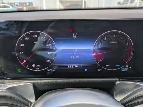 Used 2025 Mercedes-Benz GLB 250 4MATIC w/ Winter Package image 22