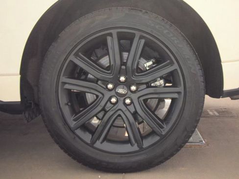 Used 2023 Ford Edge ST-Line image 12