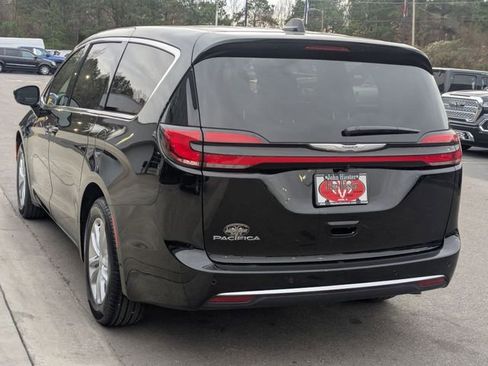 New 2026 Chrysler Pacifica Select FWD image 5
