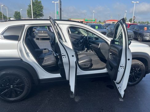 Used 2025 MAZDA CX-50 AWD 2.5 Hybrid w/ Premium Pkg image 42
