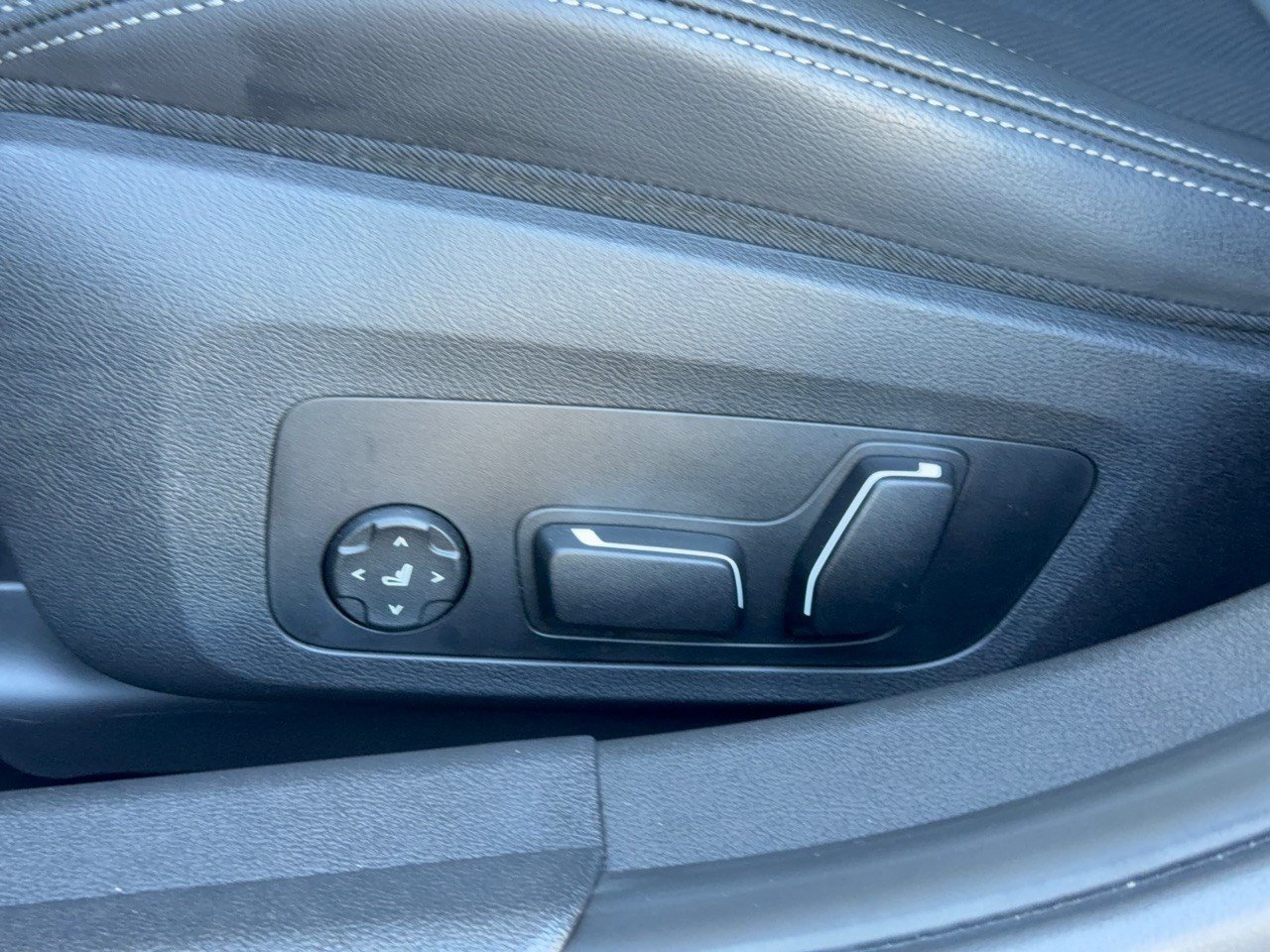 Certified 2026 BMW 330i Sedan RWD image 16