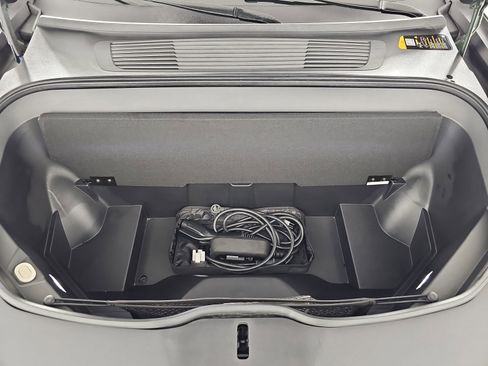 Used 2024 Rivian R1S Adventure image 14