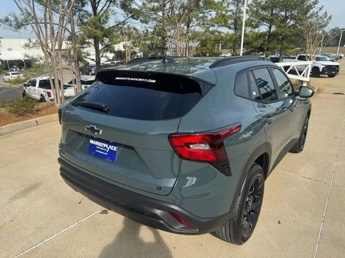 New 2026 Chevrolet Trax LT w/ Midnight Edition image 6