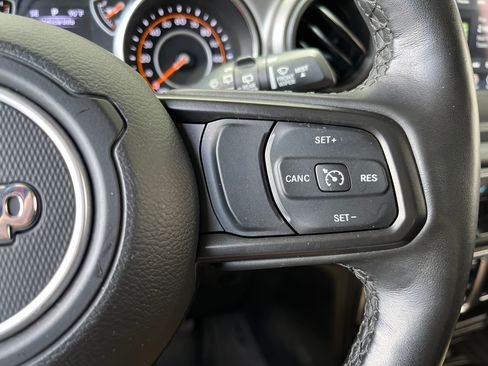 Used 2022 Jeep Wrangler Sport AWD/4WD image 20