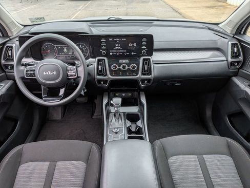 Used 2023 Kia Sorento LX FWD image 25