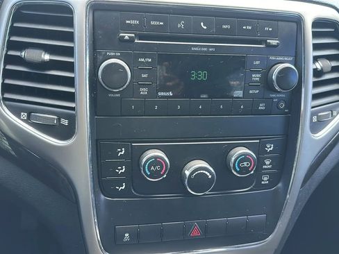 Used 2011 Jeep Grand Cherokee Laredo image 15