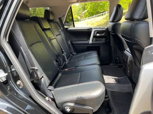 Used 2018 Toyota 4Runner Limited AWD/4WD image 41