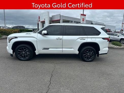 Used 2025 Toyota Sequoia Platinum AWD/4WD image 3