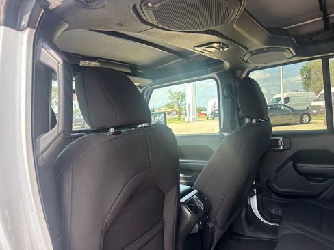 Used 2023 Jeep Wrangler Unlimited Sport AWD/4WD image 24