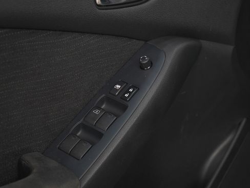 Used 2011 Nissan Altima 2.5 S image 18