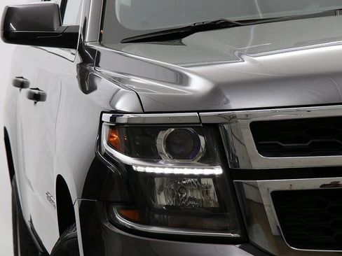 Used 2016 Chevrolet Suburban LT image 4