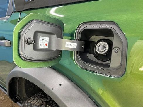 Used 2024 Ford Bronco Badlands image 33