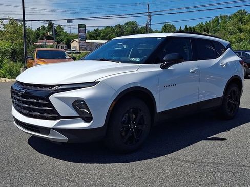 Certified 2023 Chevrolet Blazer LT w/ Convenience Package AWD/4WD image 3