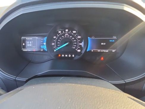 Certified 2024 Ford Edge Titanium image 3